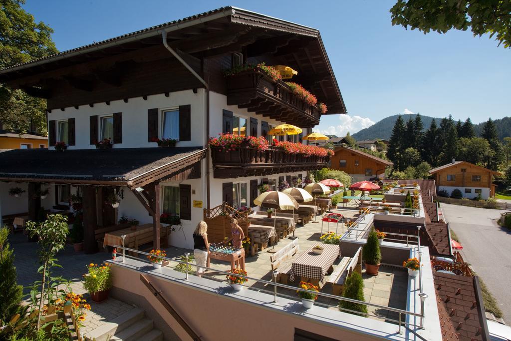 Familiengastehaus Ingrid Appartement Sankt Martin am Tennengebirge Buitenkant foto