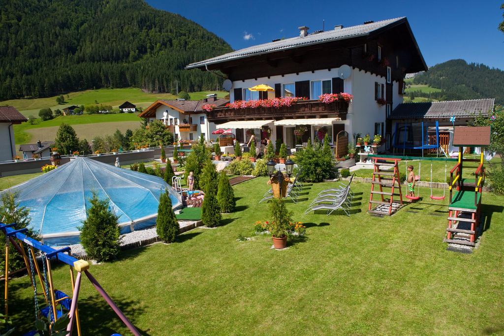 Familiengastehaus Ingrid Appartement Sankt Martin am Tennengebirge Buitenkant foto