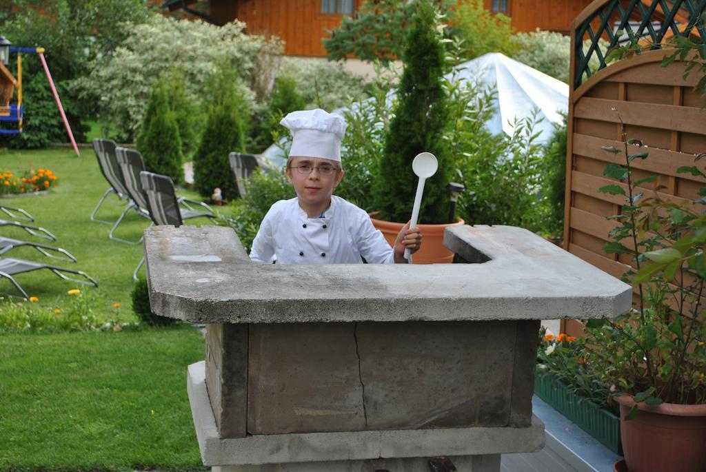 Familiengastehaus Ingrid Appartement Sankt Martin am Tennengebirge Buitenkant foto